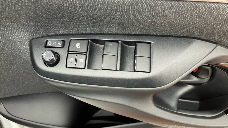 Toyota Yaris 1.5 Hybrid Dynamic 5dr CVT Hybrid Hatchback